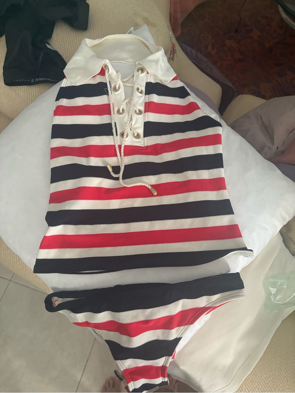 New Juicy Couture bikini bottom and top (never worn) (2 piece)